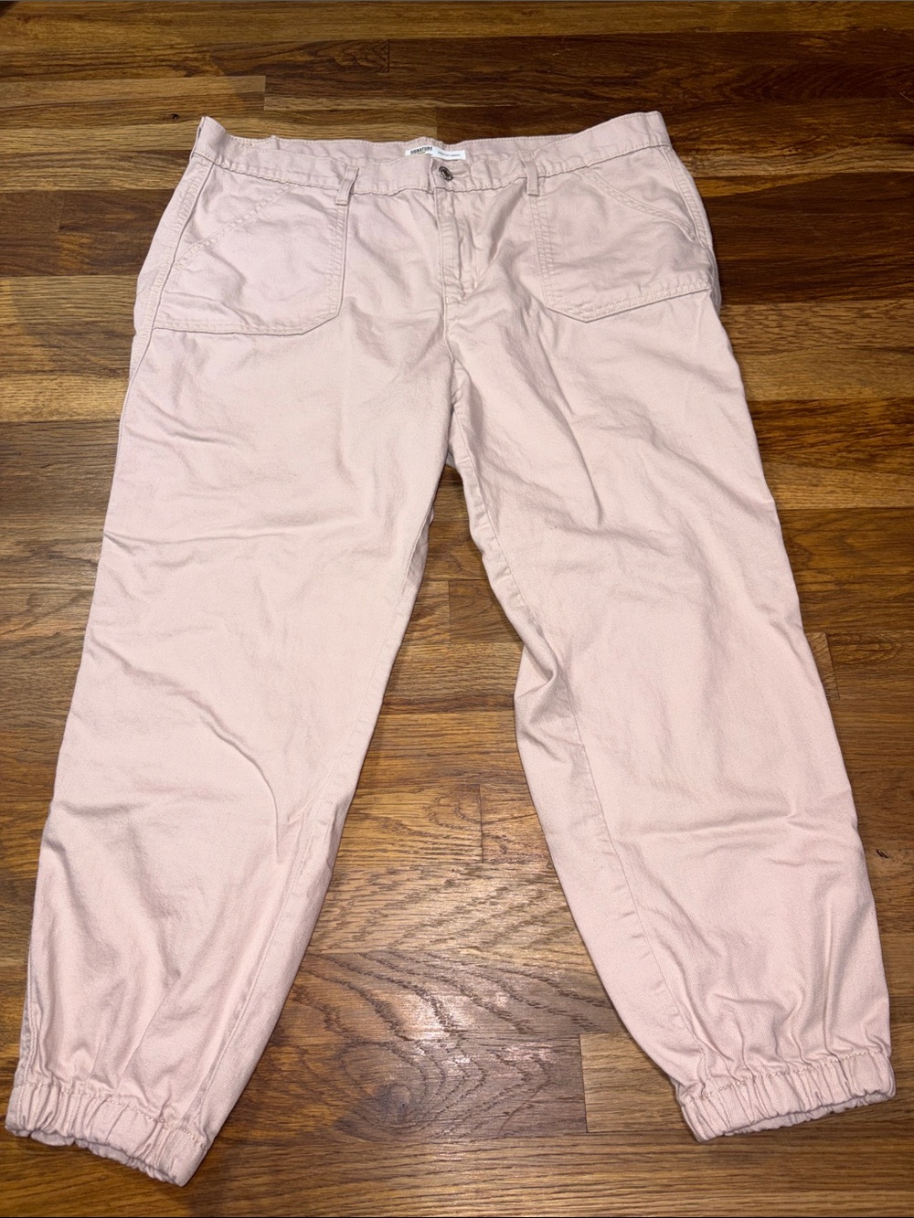 Signature by Levi’s Strauss Pale Pink everyday Jogger jeans